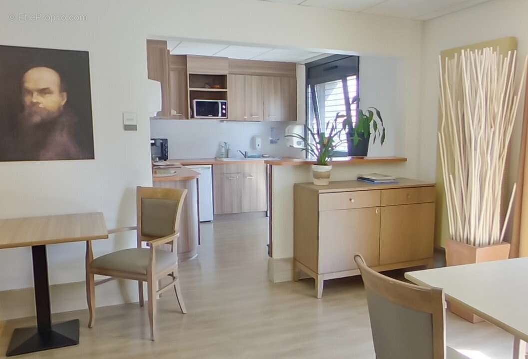 INVESTISSEMENT LOCATIF  Marseille 10  Résidence EHPAD La Villa des Poètes - 6.01% de rentabilité - photo 3