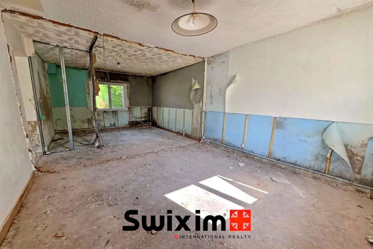 Maison de 70 m² avec 2 chambres à rénover  à Saint-Estèphe - photo 5