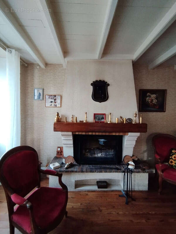 Maison à BRIVES-SUR-CHARENTE