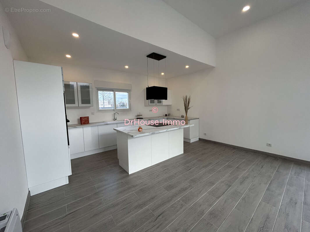 Maison à VILLEMANDEUR