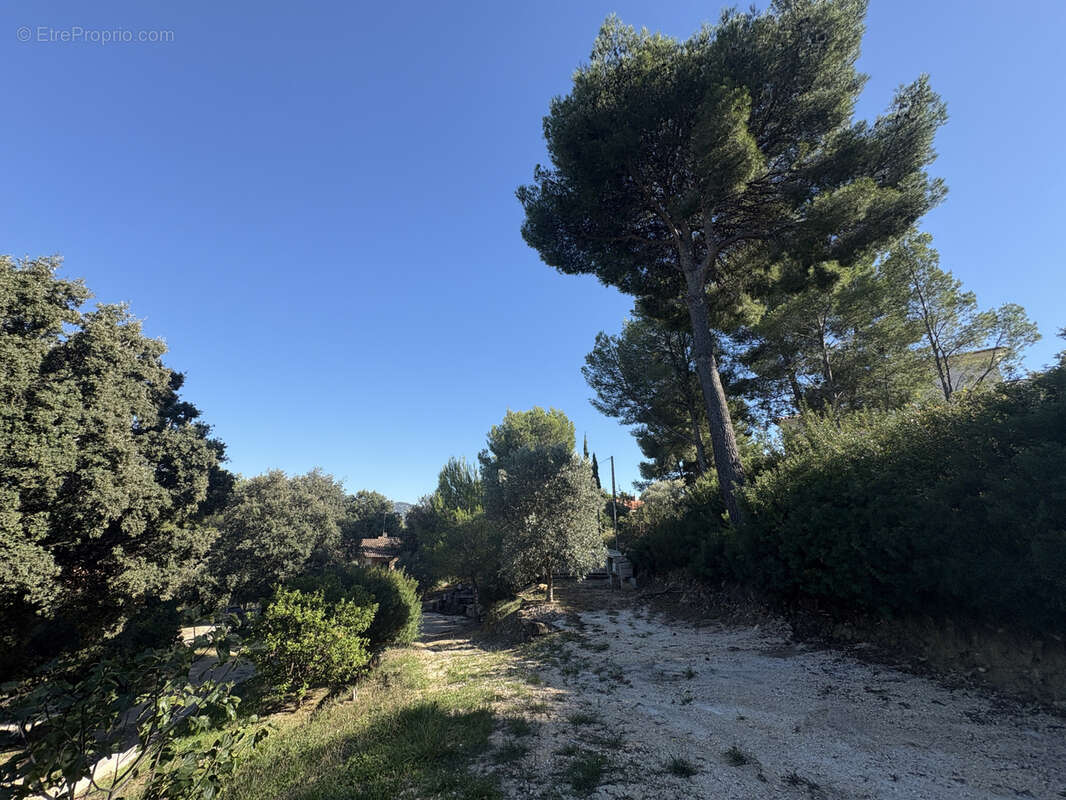 SAINT CYR SUR MER  Charmante maison avec piscine 146 M2 sur 2175 m2 de terrain - photo 27