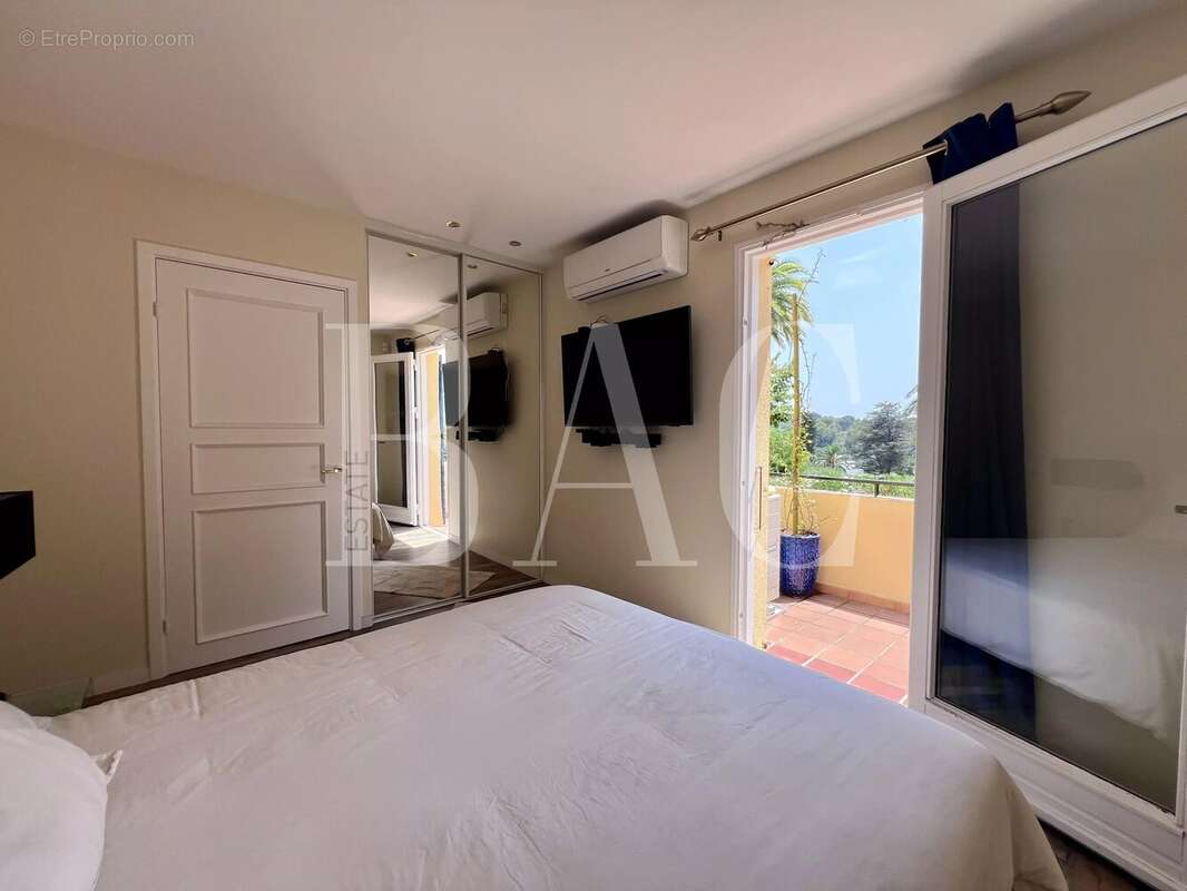 Charmante maison rénovée avec jardin, terrasse et piscine en résidence – Cannes La Bocca - photo 12