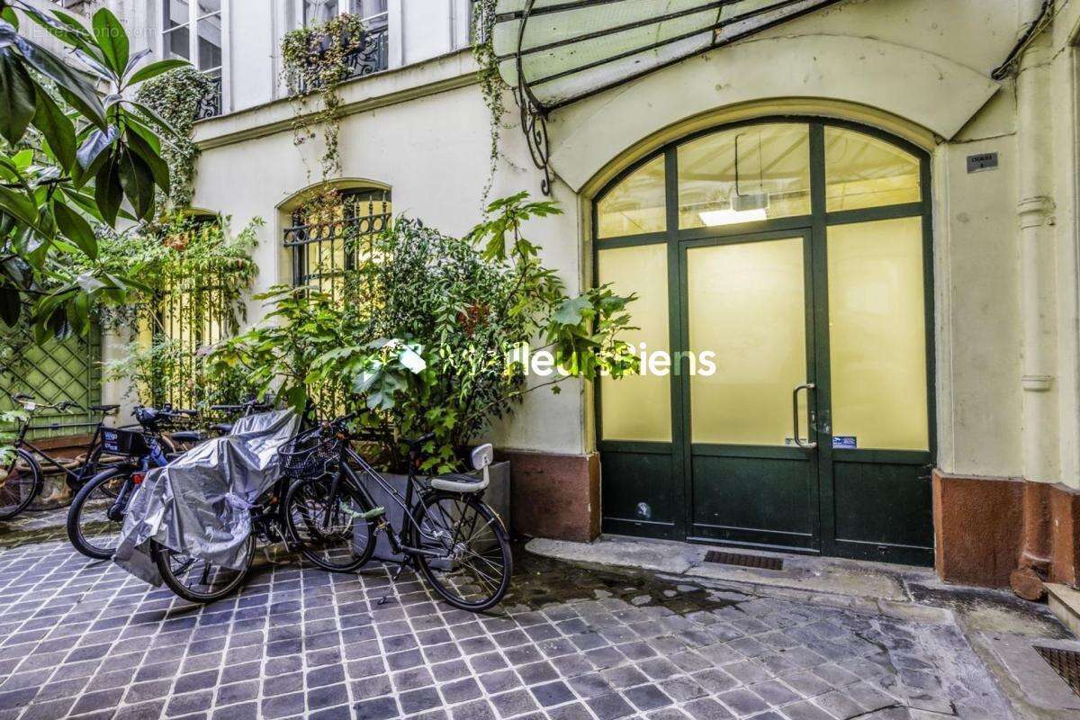 Commerce à PARIS-10E