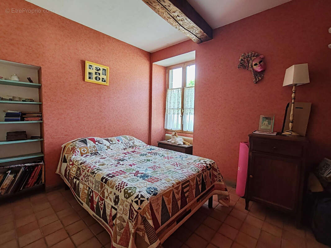 Maison familiale avec dependances - photo 9