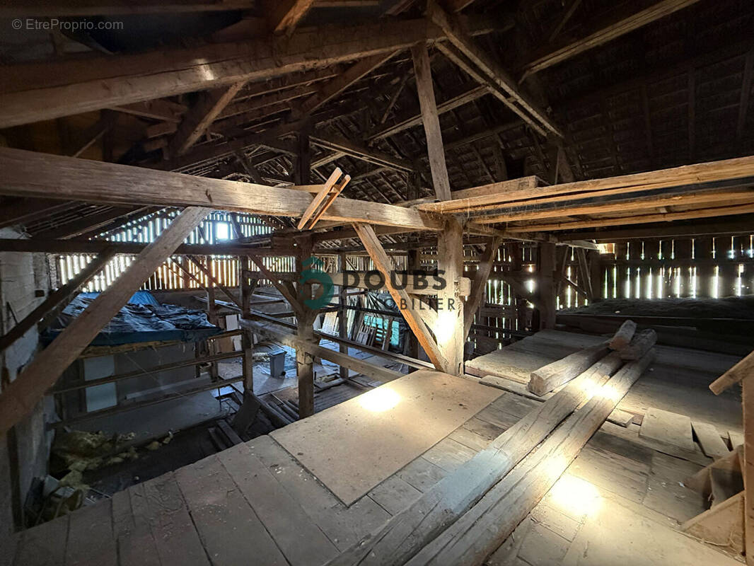 Appartement à FERRIERES-LE-LAC
