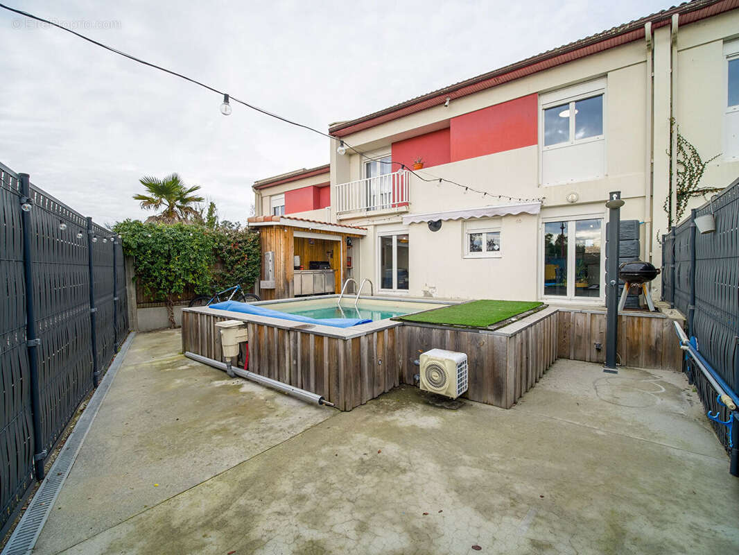 Maison à PARENTIS-EN-BORN