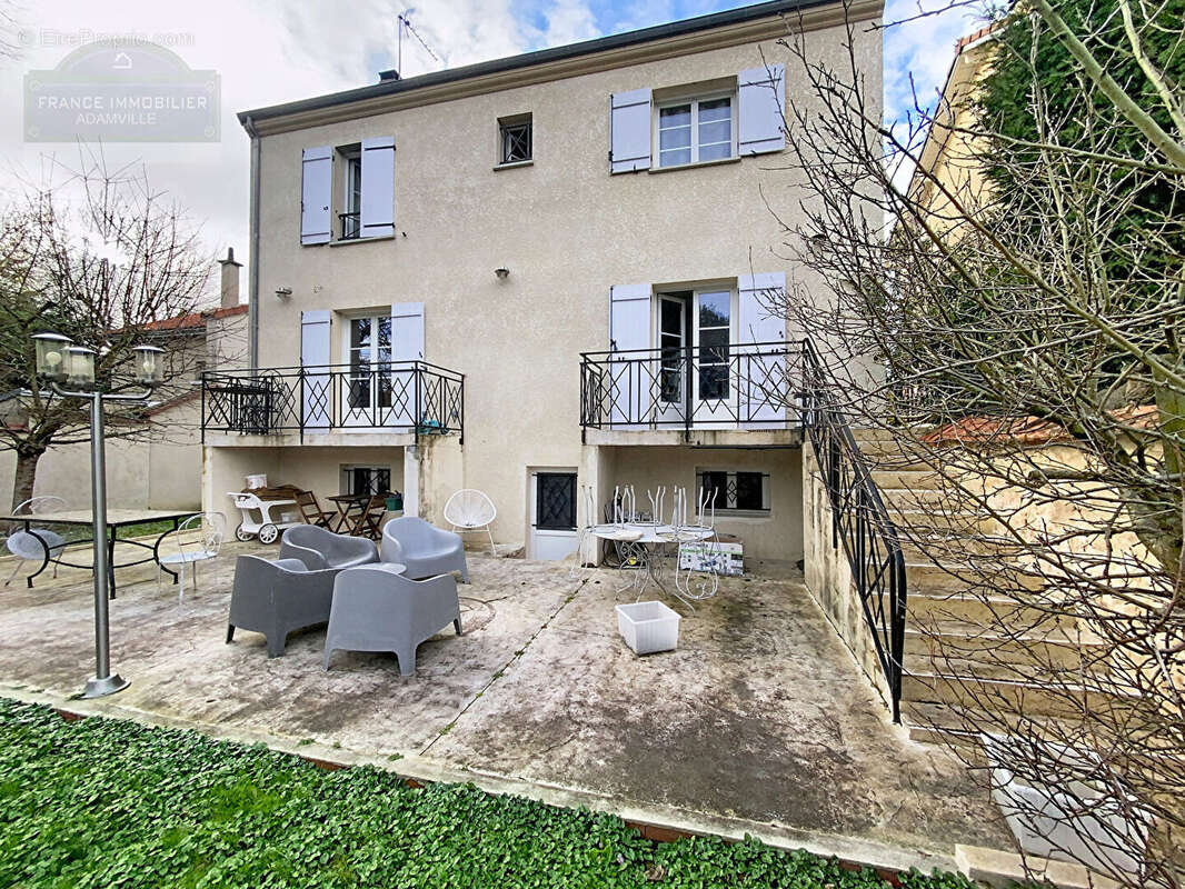 Maison à SAINT-MAUR-DES-FOSSES