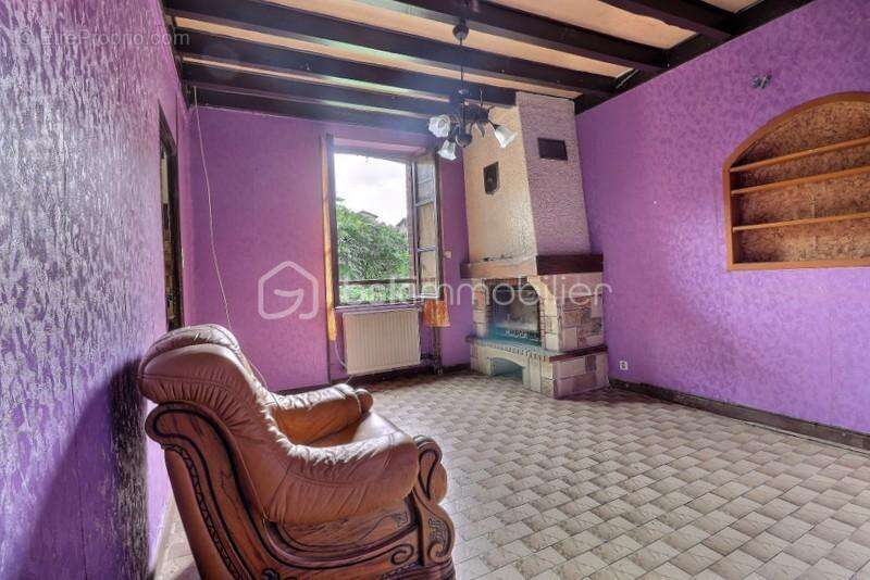 Maison mitoyenne 97.50m² 63300 Escoutoux - photo 5