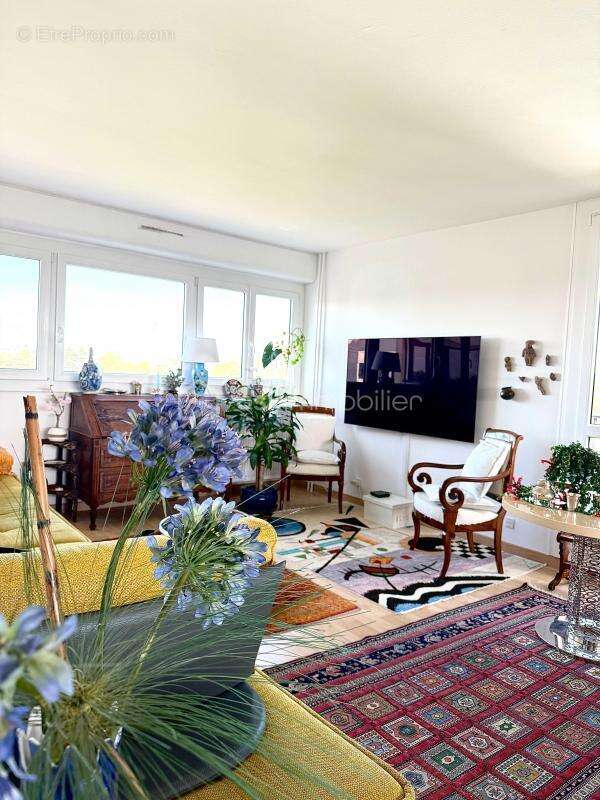 Appartement à MONT-SAINT-AIGNAN