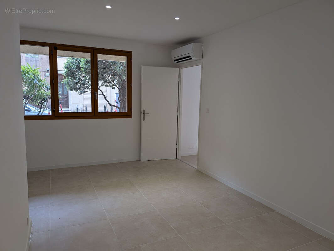 Commerce à MARSEILLE-5E