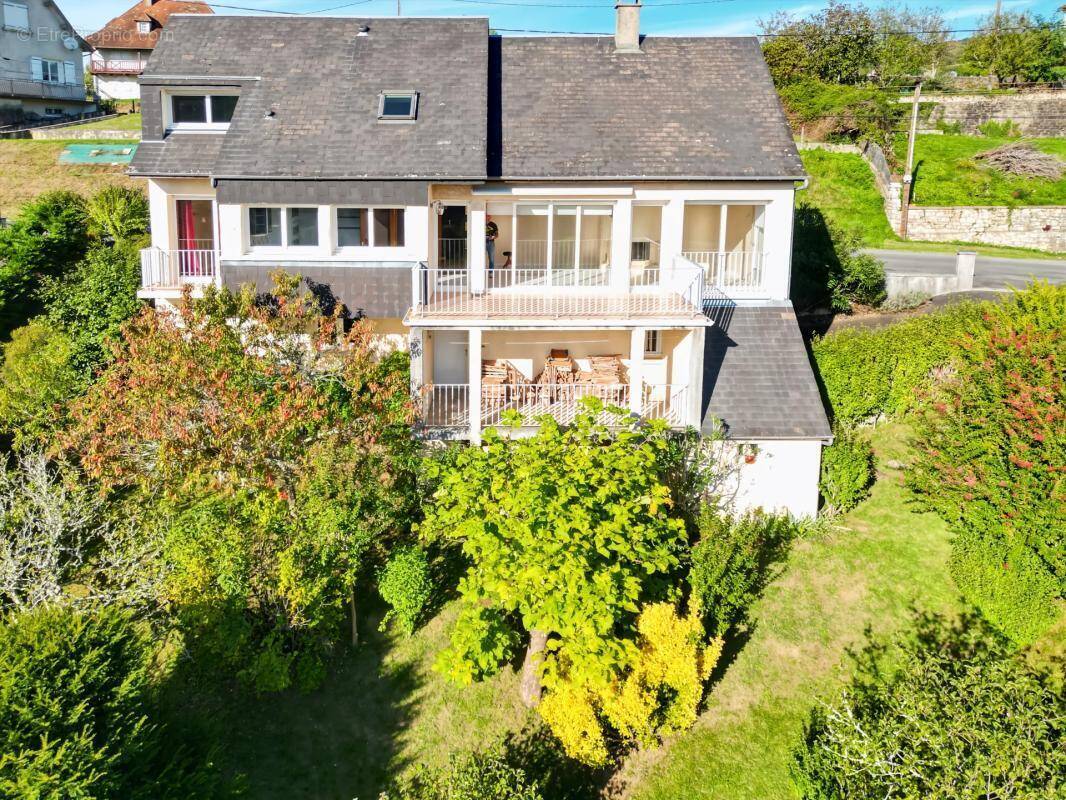 Maison à BIARS-SUR-CERE