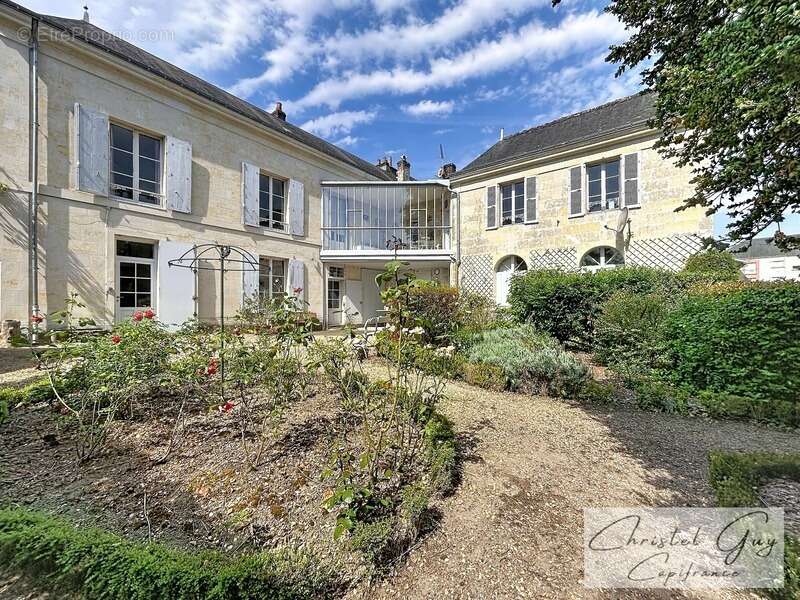Maison à LA CHARTRE-SUR-LE-LOIR