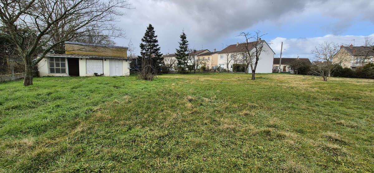Terrain à MONTLUCON