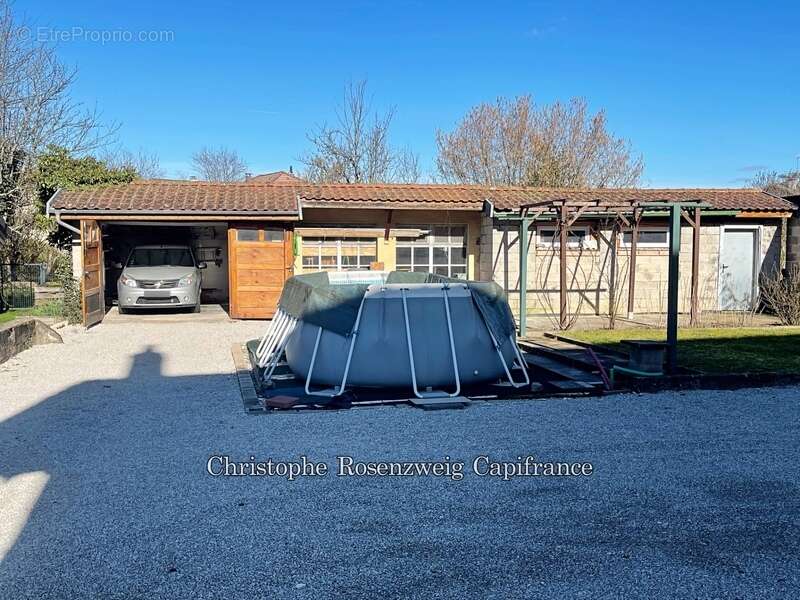 Maison T6 de 140 m2 plus Annexe de 55 m2 - photo 9