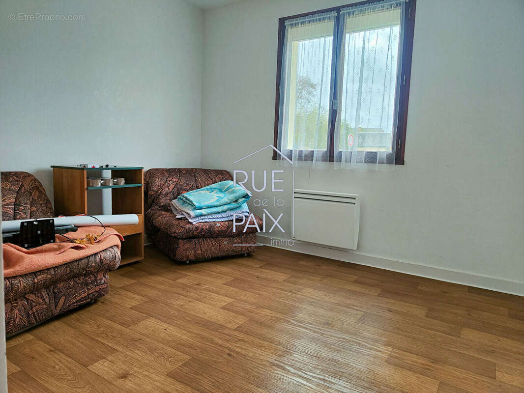 Maison à LENCLOITRE