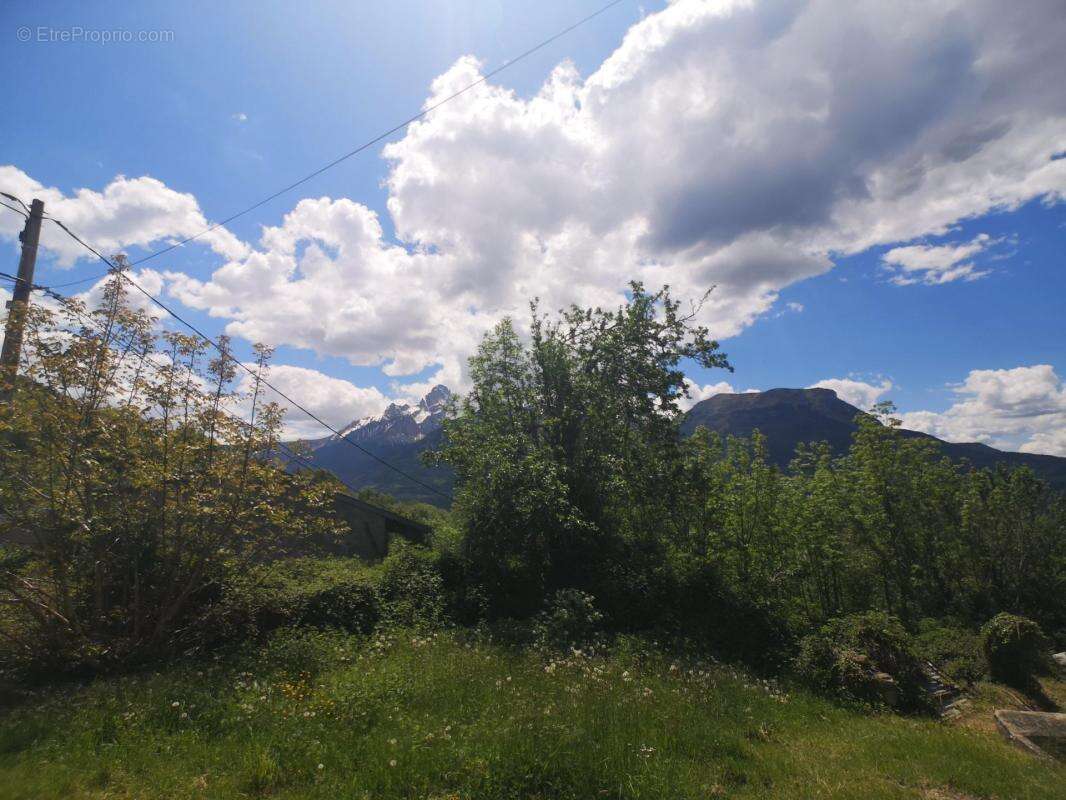 Maison à LA SALLE-EN-BEAUMONT