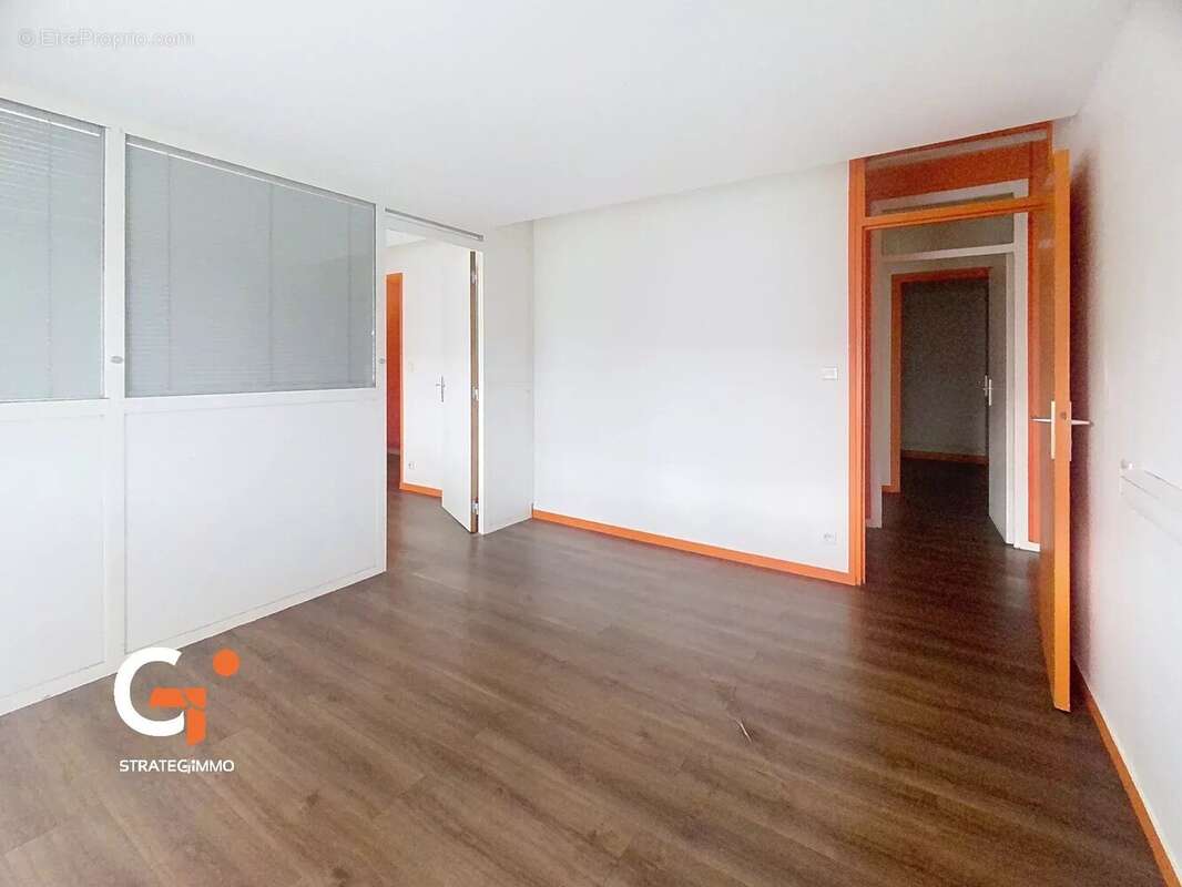 Commerce à SAINT-ETIENNE-DU-ROUVRAY