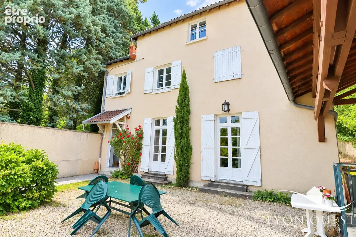 Photo Maison à Charbonnieres-Les-Bains au prix de 695 000€