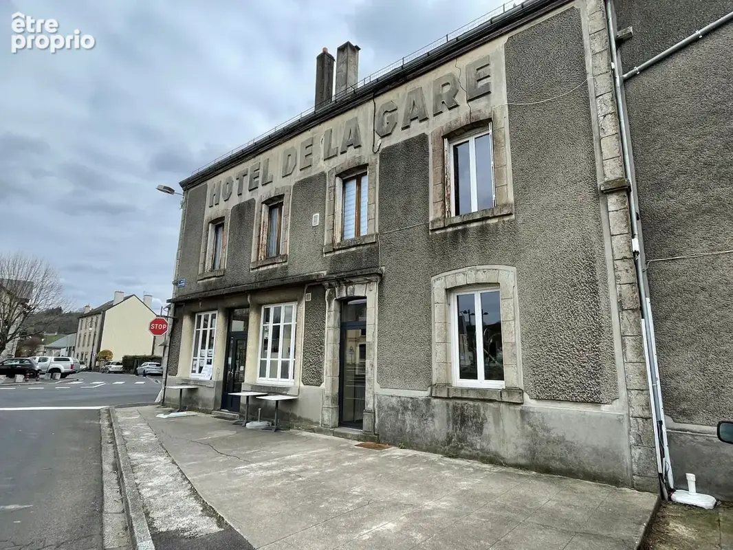 Local commercial de 116m2 a riom-es-montagnes - photo 1