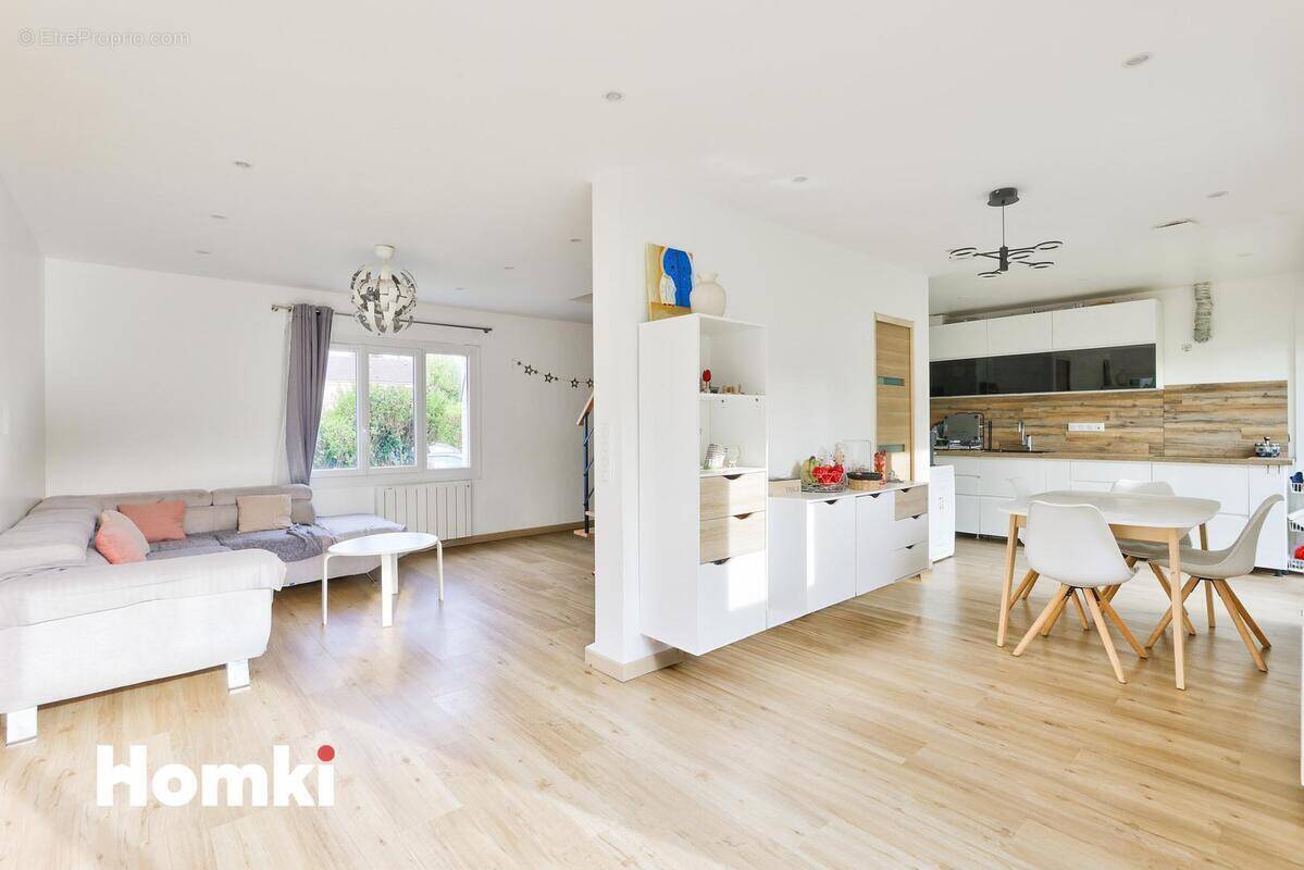 Maison à FONTENAY-LE-FLEURY