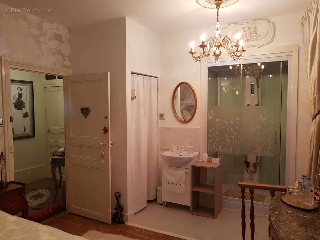 Maison à LAROCHEMILLAY