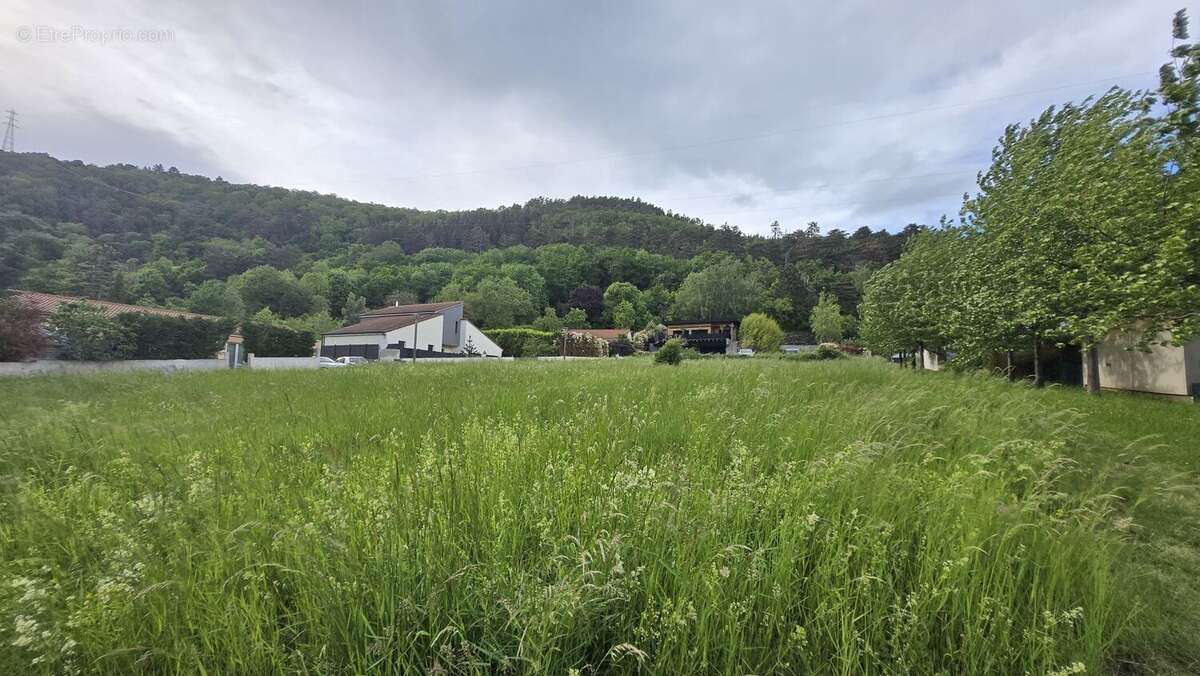 Terrain à CEYRAT