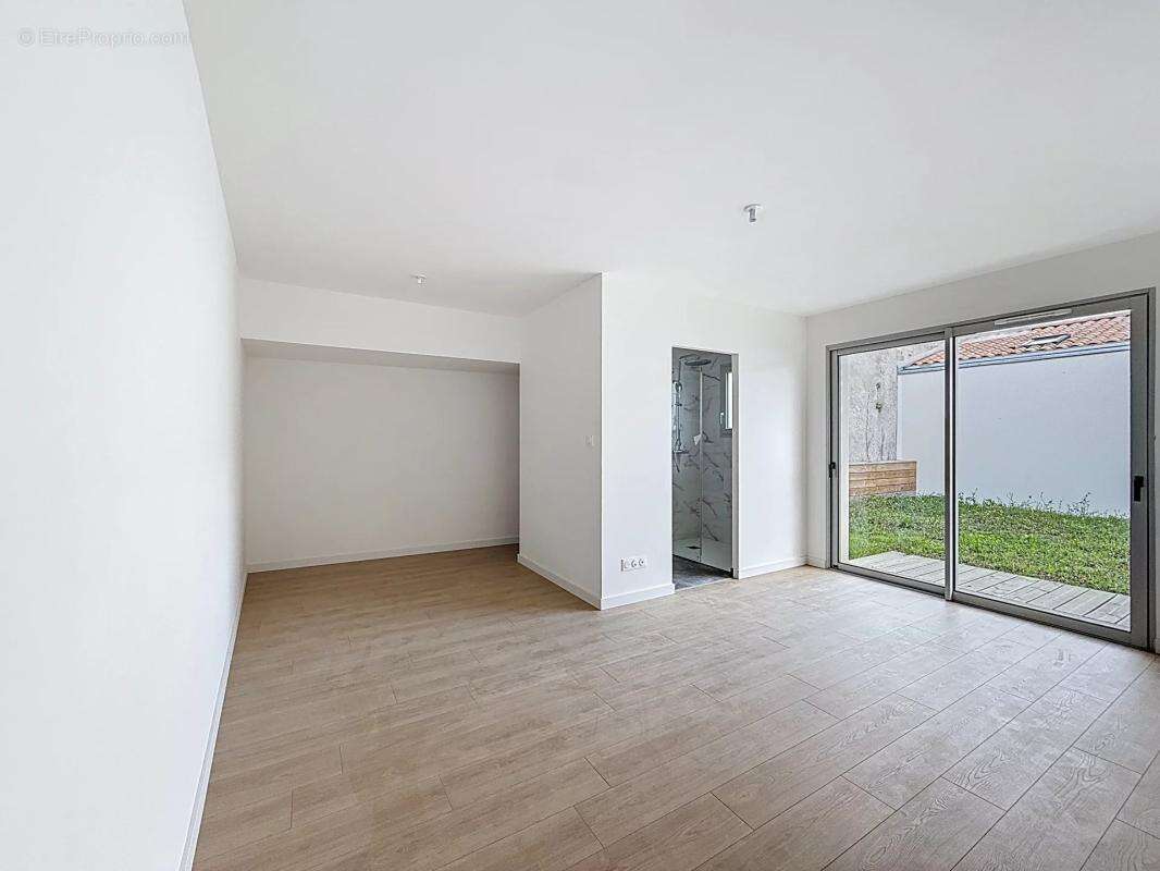 Maison à SAINTE-SOULLE