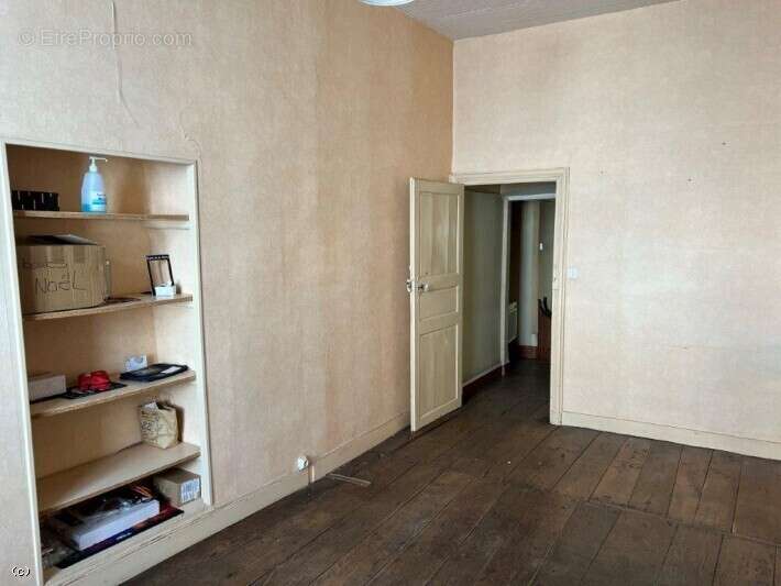 Appartement / Local Commercial avec Courette - photo 9