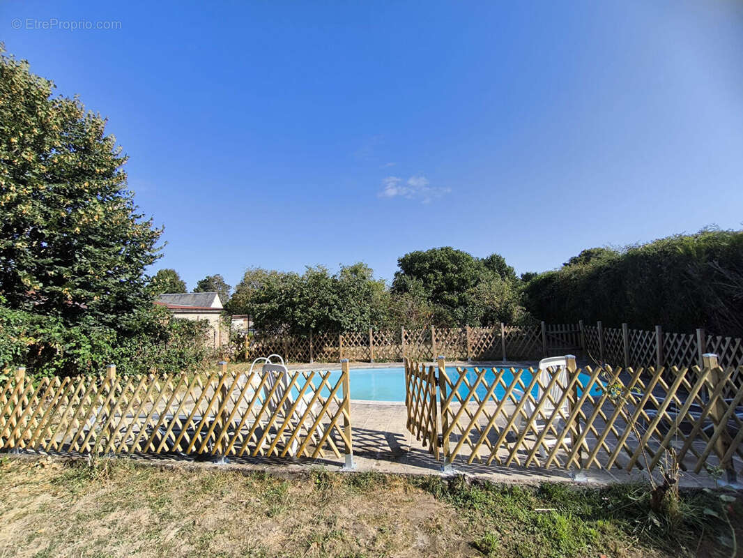 Maison à TOURNON-SAINT-PIERRE