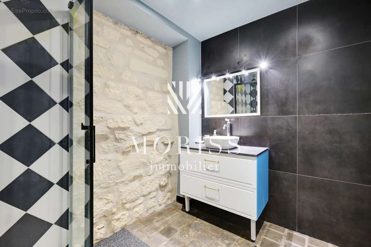 Appartement à PARIS-18E