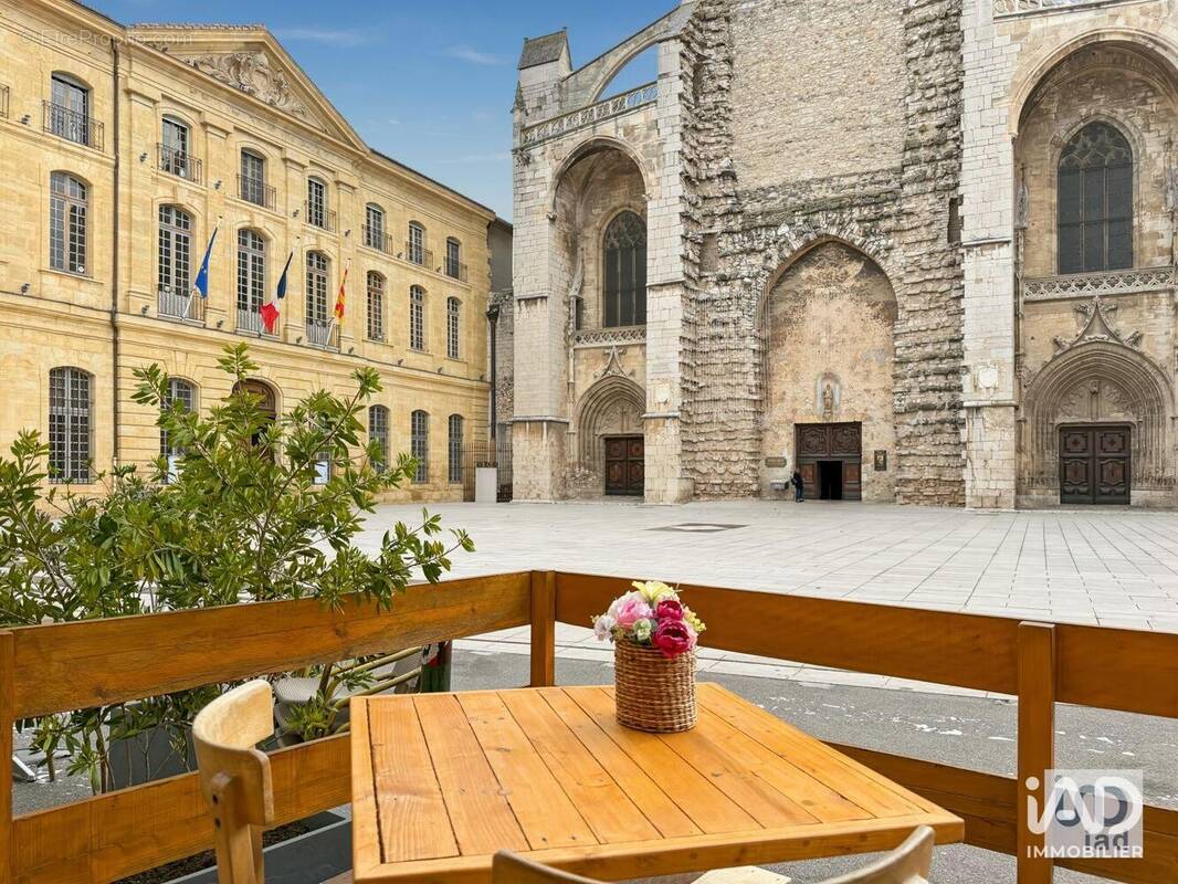 Photo 1 - Commerce à SAINT-MAXIMIN-LA-SAINTE-BAUME