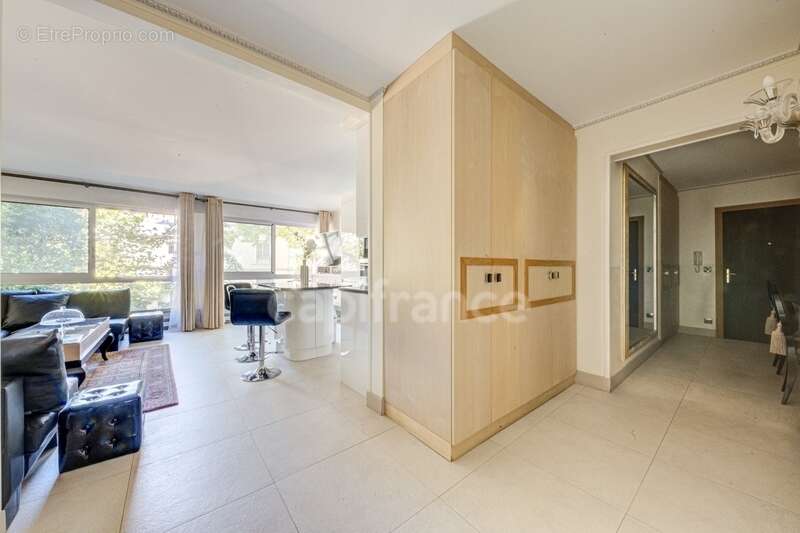 Appartement à NEUILLY-SUR-SEINE