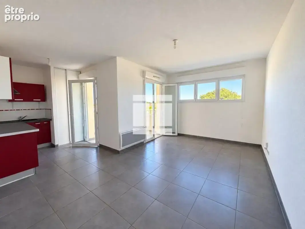 Appartement T2 de 41 m² avec terrasse et parking - photo 2