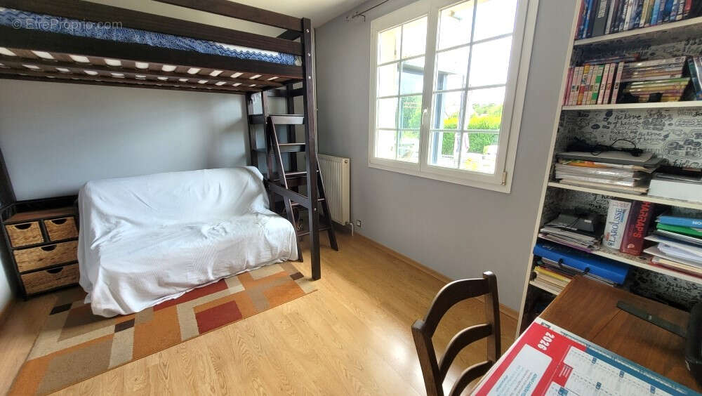 EXCLUSIVITE à CORMELLES LE ROYAL, maison de 7 pièces  165m² sur sous-sol terrain 1000m² - photo 11