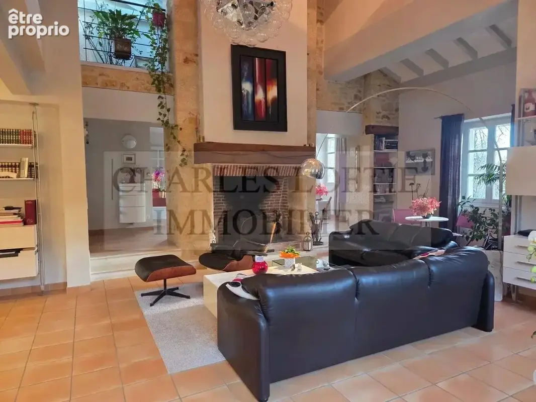 Elegante maison en pierre à Prayssac avec piscine sur terrain de 4400 m2 - photo 7