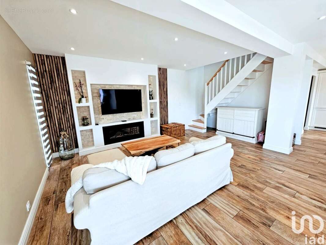 Photo 2 - Maison à VIENNE-EN-BESSIN