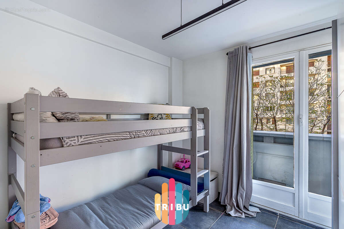 Appartement à MARSEILLE-4E