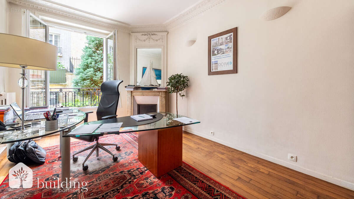 Appartement à COURBEVOIE