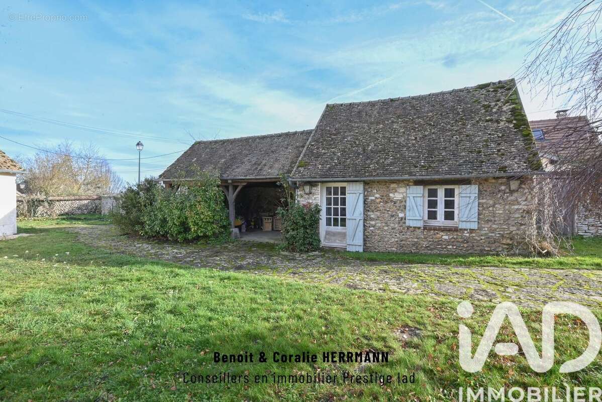 Photo 3 - Maison à HOUDAN