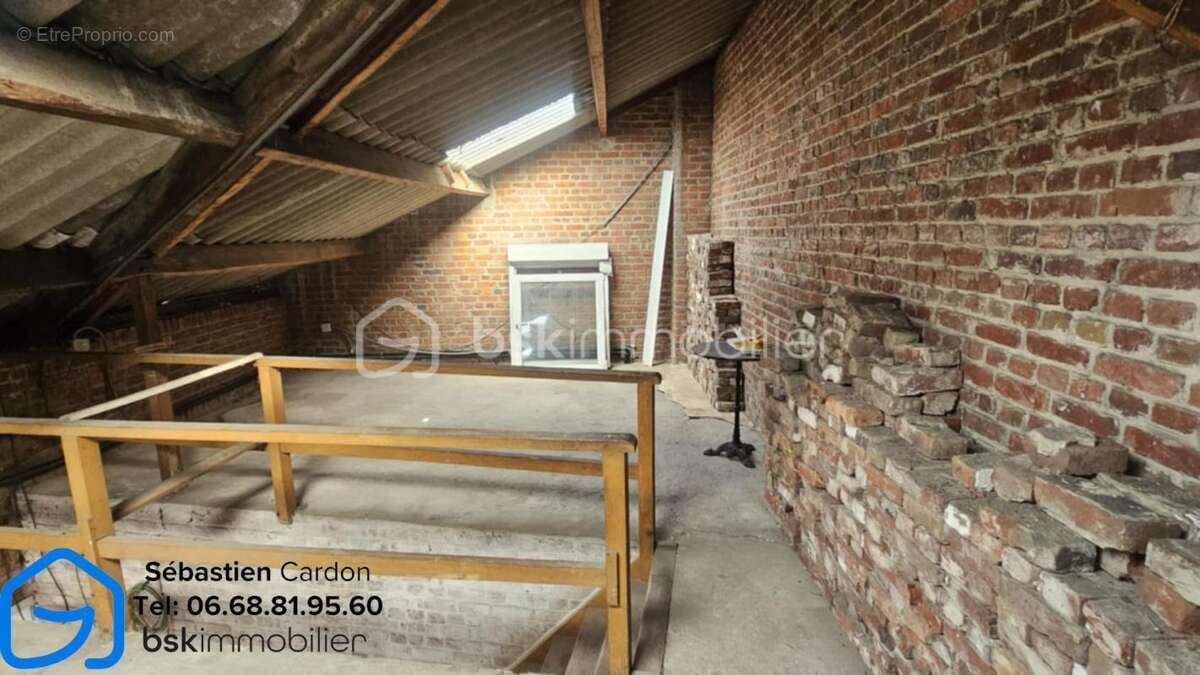 Maison à COURRIERES