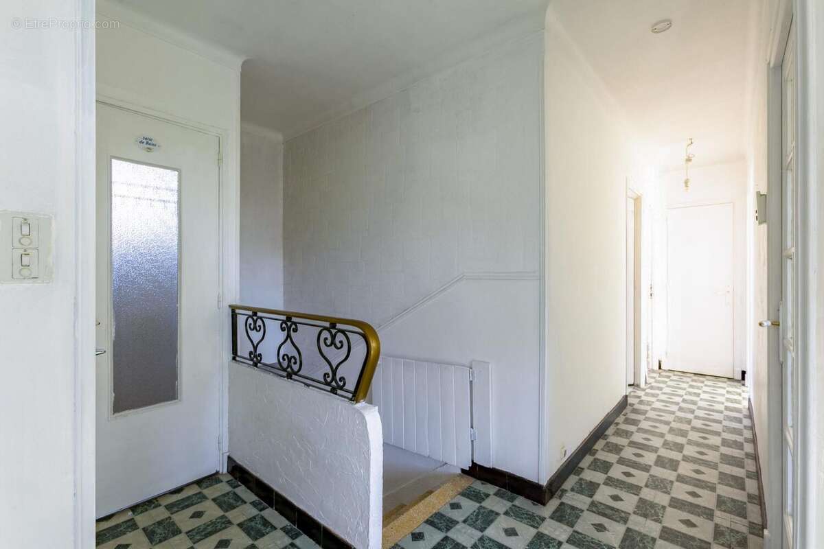 Maison 107 m² à Castres  - photo 7