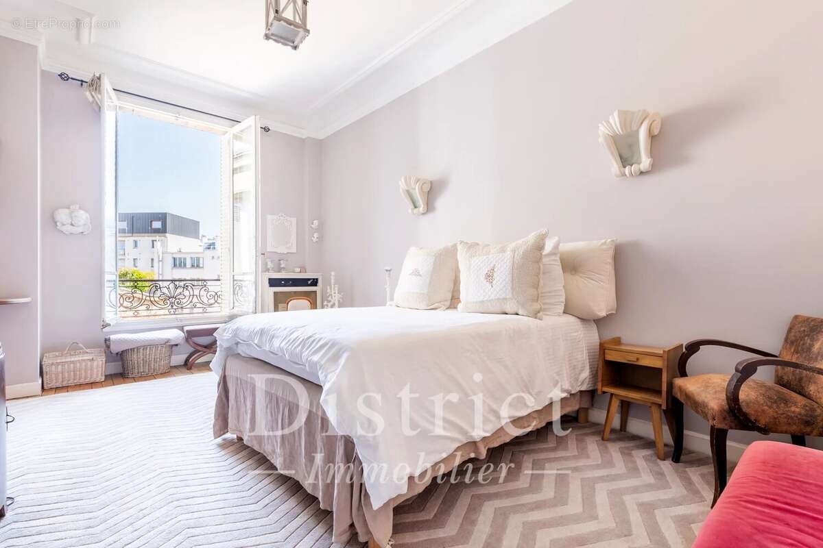 Wagram/Ampère. Appartement de réception de 373m². Très beaux volumes! - photo 9