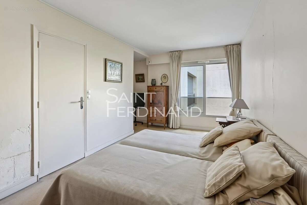 Appartement à NEUILLY-SUR-SEINE