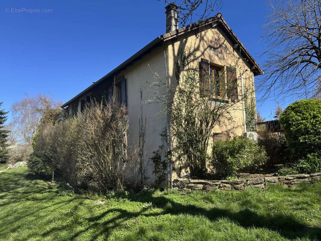 Maison à MIRANDOL-BOURGNOUNAC