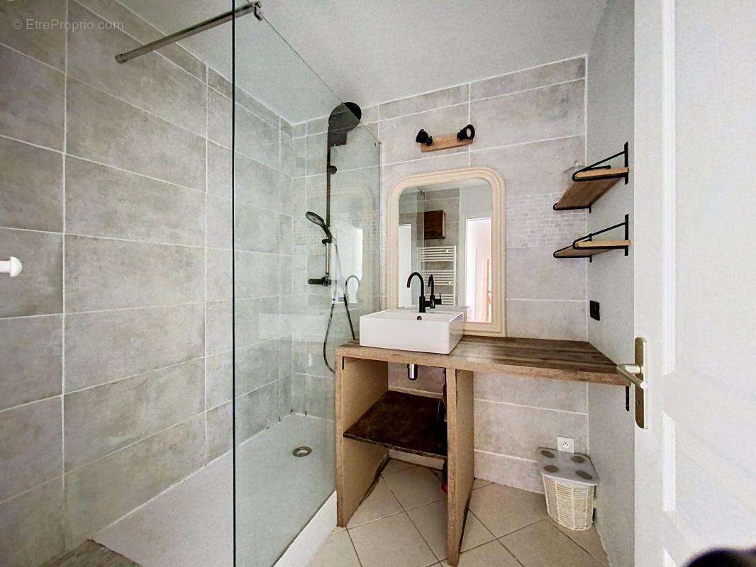 Appartement à VILLIERS-LE-BACLE