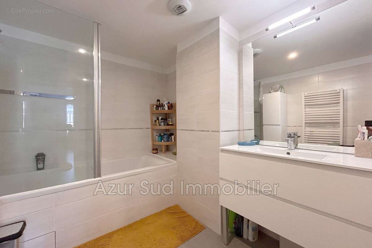 Appartement à VALLAURIS