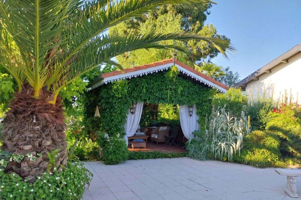 Maison à CASTAIGNOS-SOUSLENS