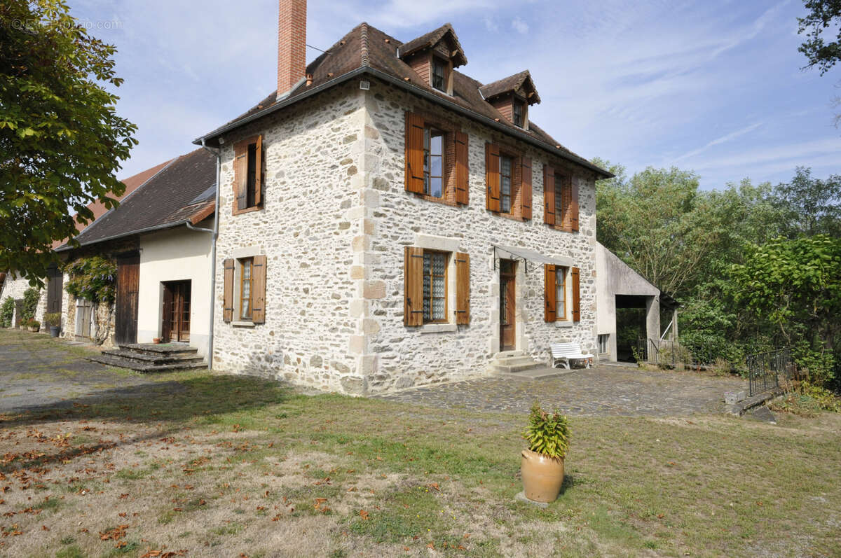 Maison à SAINT-PRIEST-LIGOURE