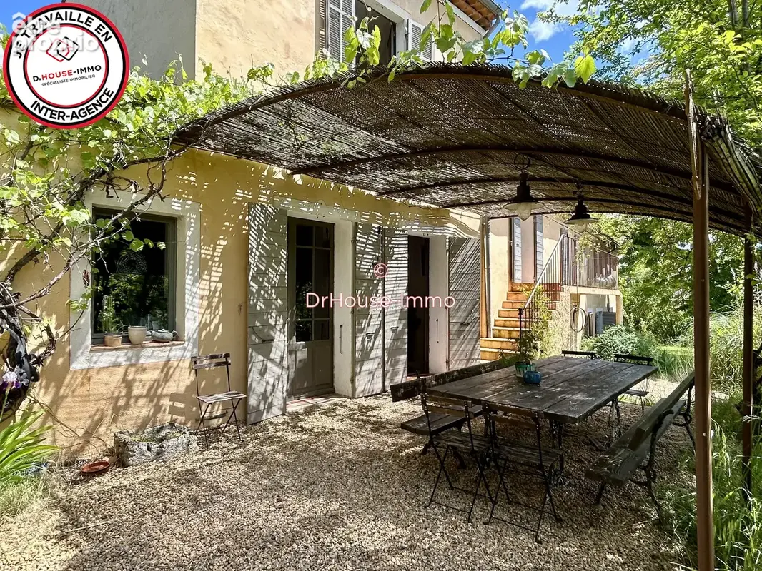 Maison 180 m² à Villecroze  - photo 1