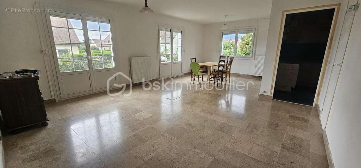 Maison à FLEURY-SUR-ORNE